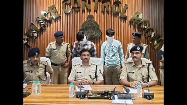 पुलिस ने मामले की जानकारी मीडिया को दी।